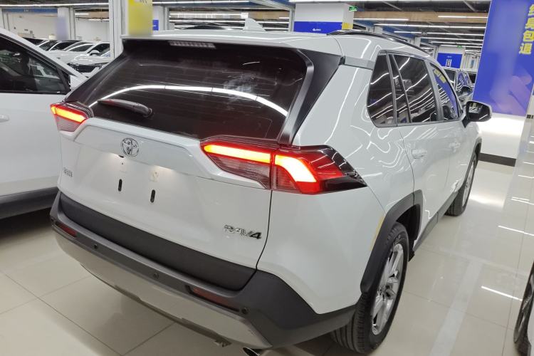 Used Toyota RAV4 2021 2.0L CVT Two-Wheel Drive Fashion PLUS Edition
