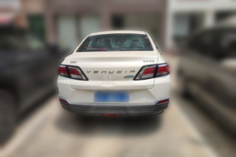 Used Venucia D60 2018 1.6L CVT Smart Connect Elite Edition
