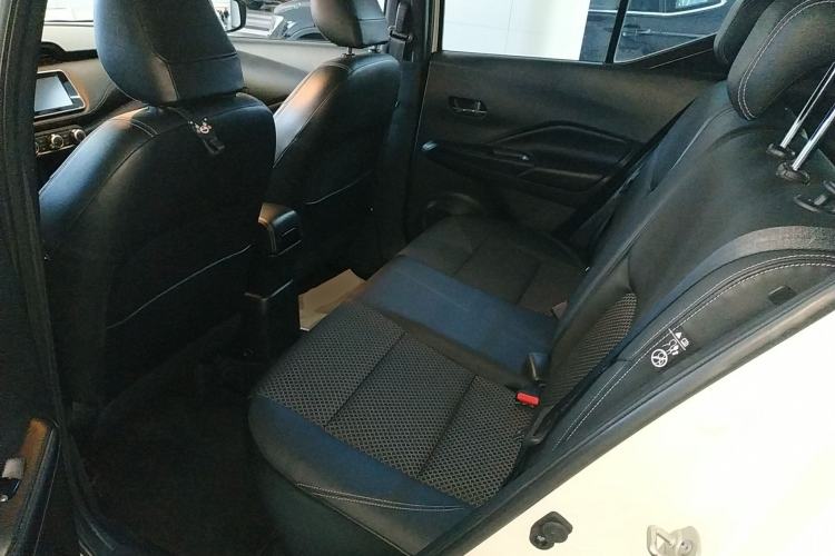 Used Nissan Kicks 2017 1.5L CVT Smart Drive Edition Left Rear Seat