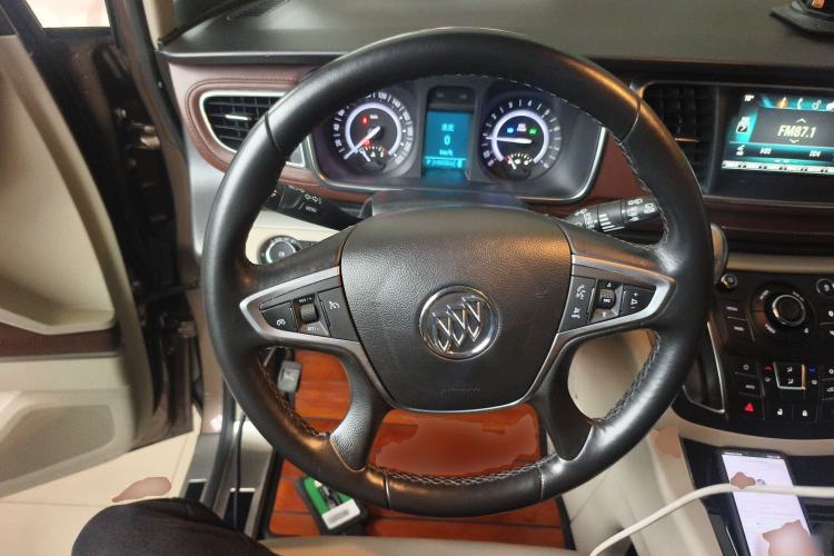 Used Buick GL8 2018 28T Luxury Model China VI Standard
