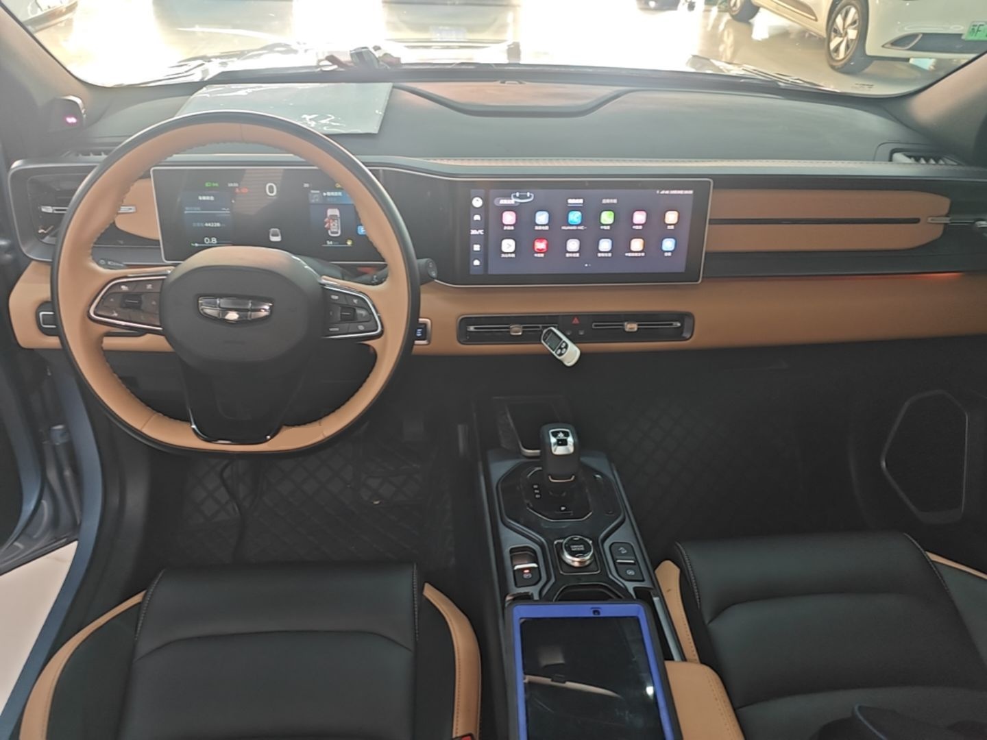 Geely Auto icon 2023 1.5TD Chocolate Luxe Edition — снимка 12