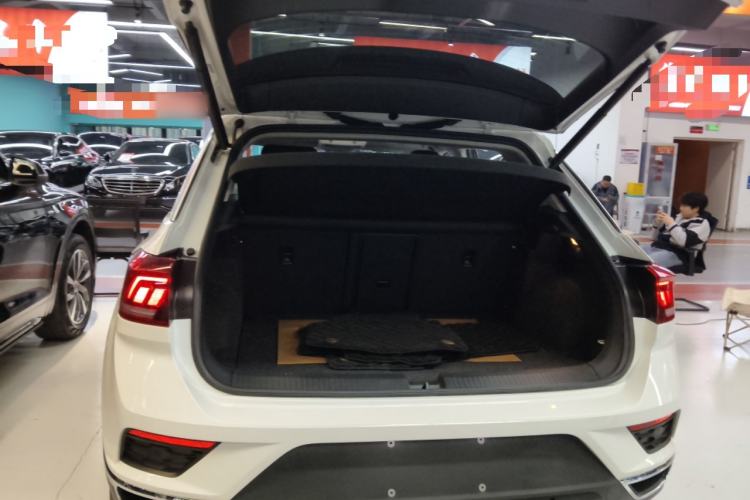 Used Volkswagen T-ROC 2021 280TSI DSG Two-Wheel Drive Comfort Connect Edition Trunk