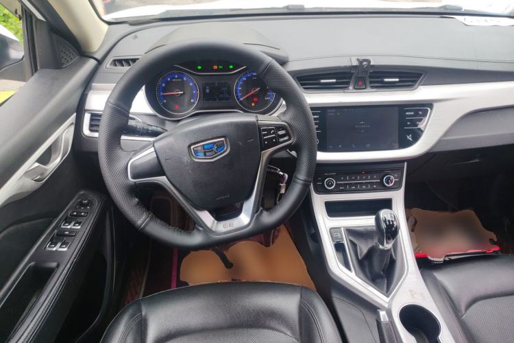 Used Geely Auto Vision 2019 Upgraded Model 1.5L Manual Luxury Version China VI Standard
