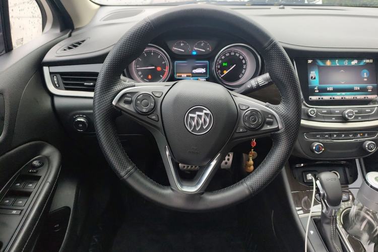 Used Buick Verano 2018 Sedan 20T Dual-Clutch Leading Model Steering Wheel