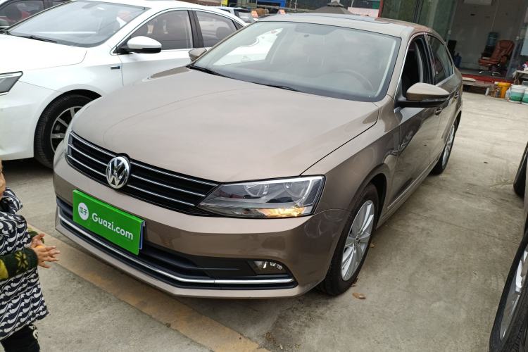 Used Volkswagen Sagitar 2015 1.6L Manual Comfort Model