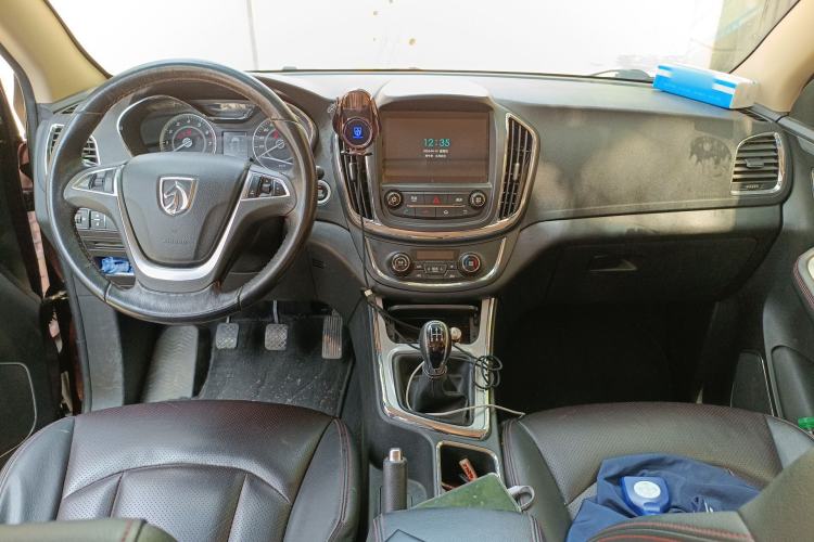 Used Baojun 560 2015 1.8L manual luxury version