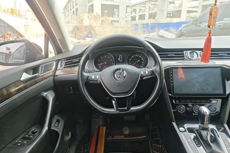 Used Volkswagen Magotan 2018 330TSI DSG Luxury Model Steering Wheel