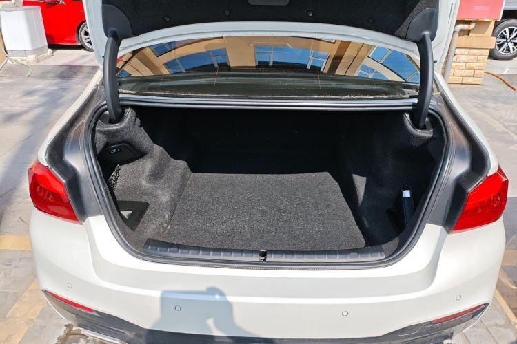 Used BMW 5 Series 2019 530Li Leading Model M Sport Package Trunk