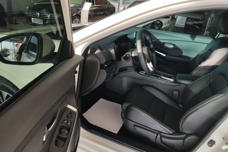 Used Nissan Sylphy 2022 1.6L XL CVT Enjoyment Edition Driver Seat