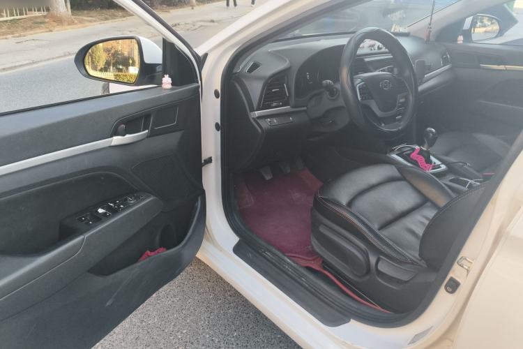 Used Hyundai Elantra (6th Generation / Lingdong) 2016 1.6L Manual ZhiXuan · Dynamic Model
