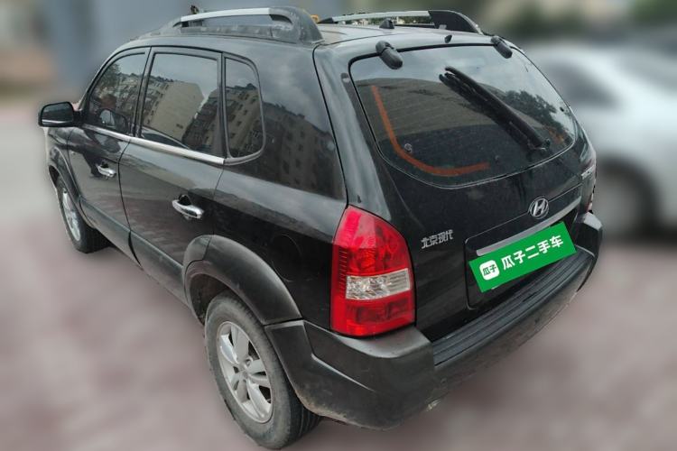 Used Hyundai Tucson 2009 2.0L Manual 4x4 Luxury Version
