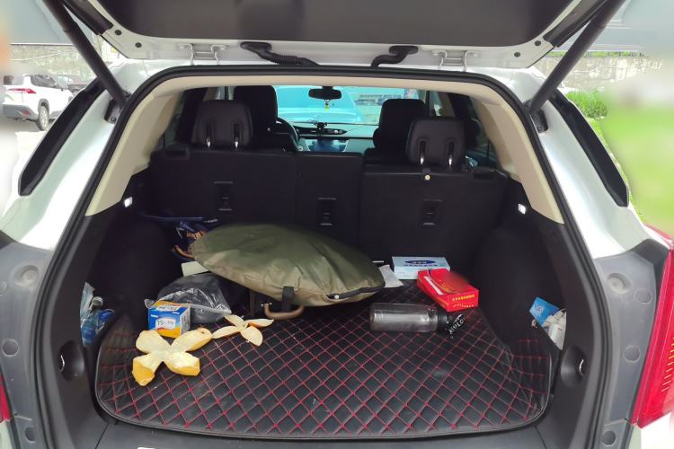 Used Cadillac XT5 2016 28T Four-Wheel Drive Luxury Model Trunk