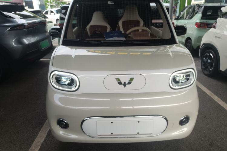 Used Wuling Hongguang MINIEV 2024 3rd Generation 215km Advanced Version Front