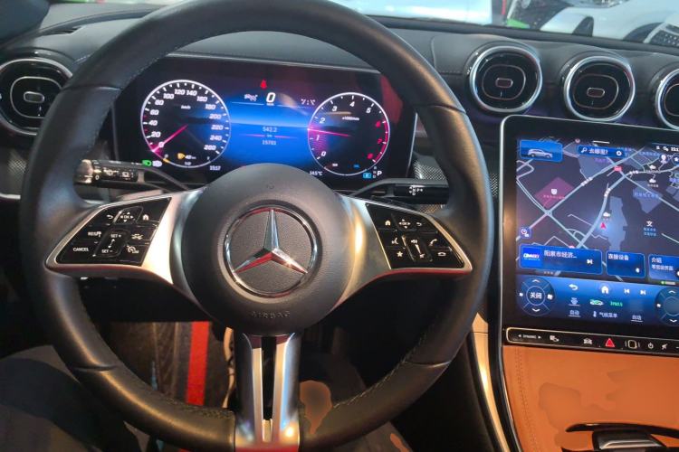 Used Mercedes-Benz GLC 2023 Facelift GLC 260 L 4MATIC Dynamic Version 5 Seats