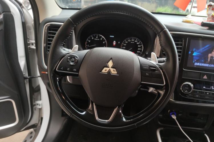 Used Mitsubishi Outlander 2019 2.4L 4x4 Zhi Xiang Edition 5 Seats China V Emission Standard