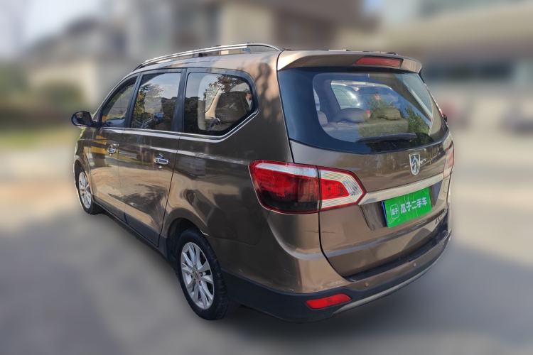 Used Baojun 730 2014 1.5L manual Comfort version 7 seats