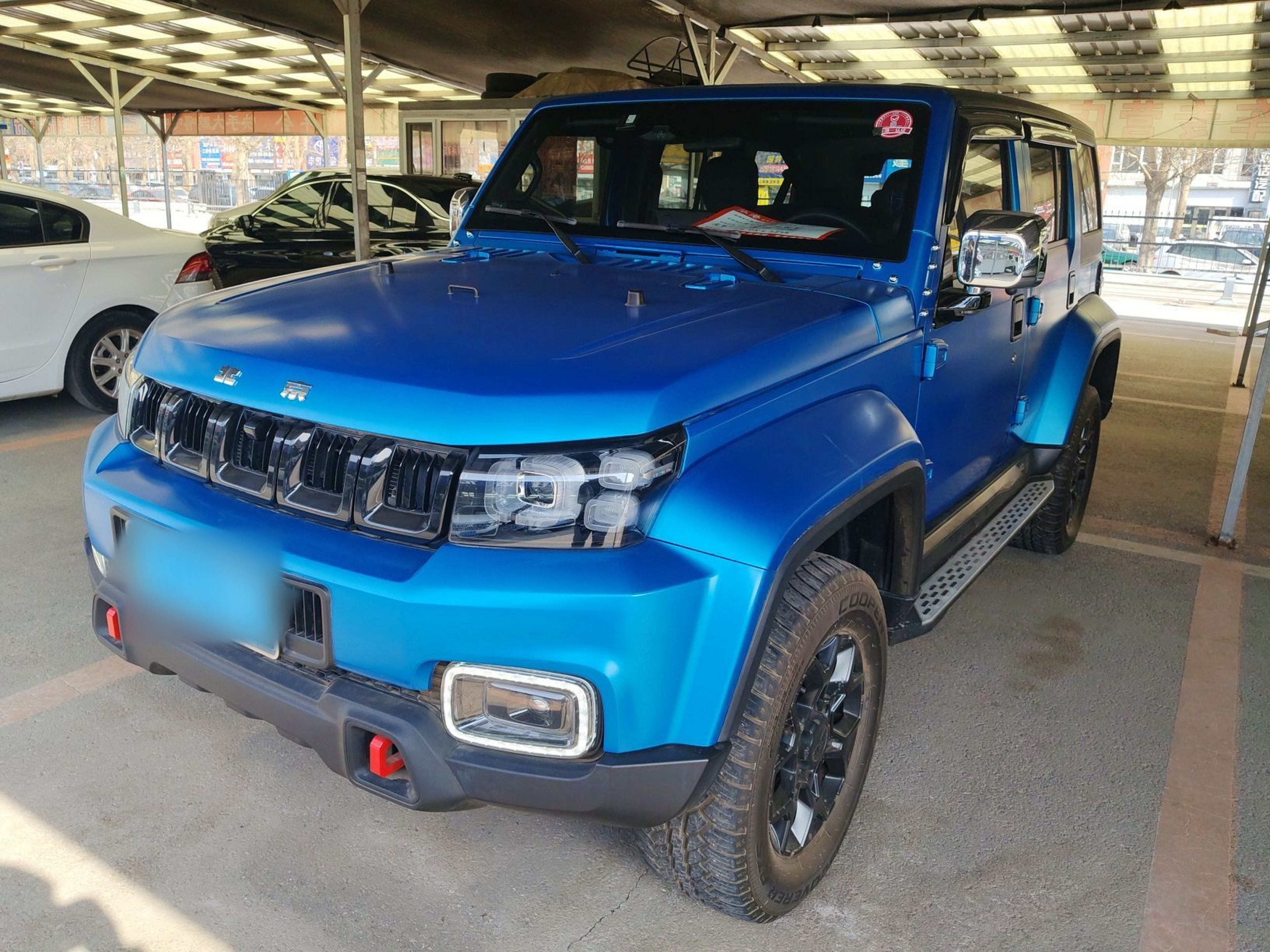 Под передней частью автомобиля