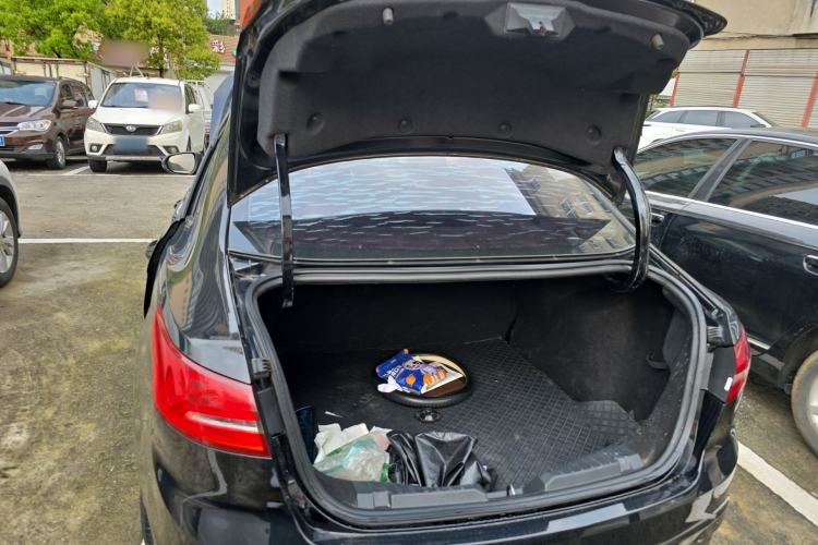 Used Ford Escort 2015 1.5L Automatic Fashion Model Trunk