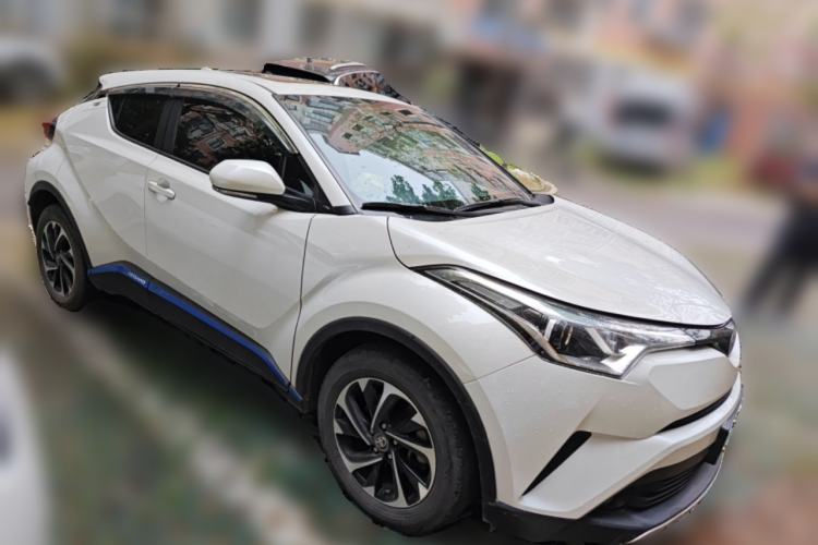 Used Toyota IZOA 2018 2.0L Yichi Version China VI Standard Front Right 45 Deg