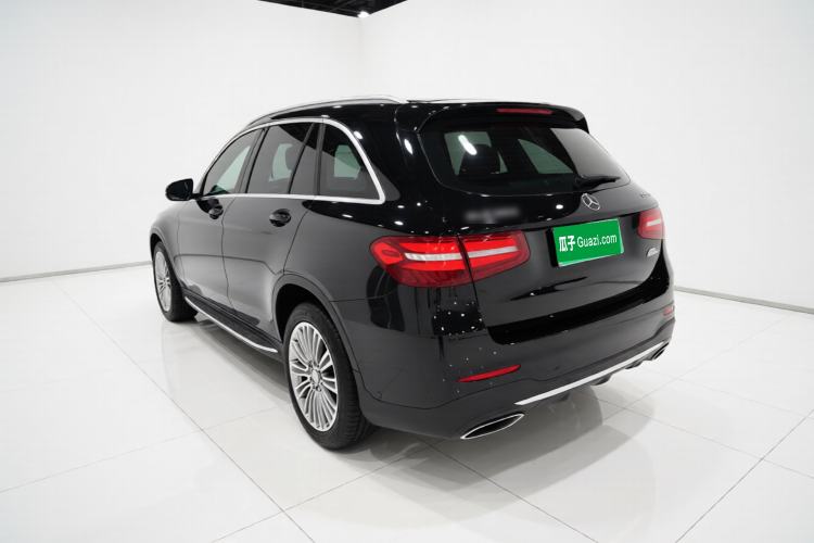 Used Mercedes-Benz GLC 2016 GLC 260 4MATIC Dynamic Edition Exterior 3