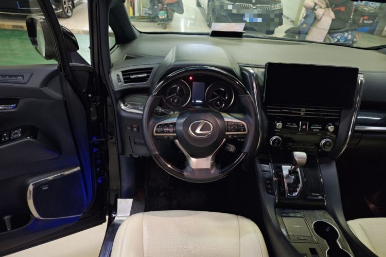 Used Lexus LM 2020 300h Seven-Seat Elegant Edition
