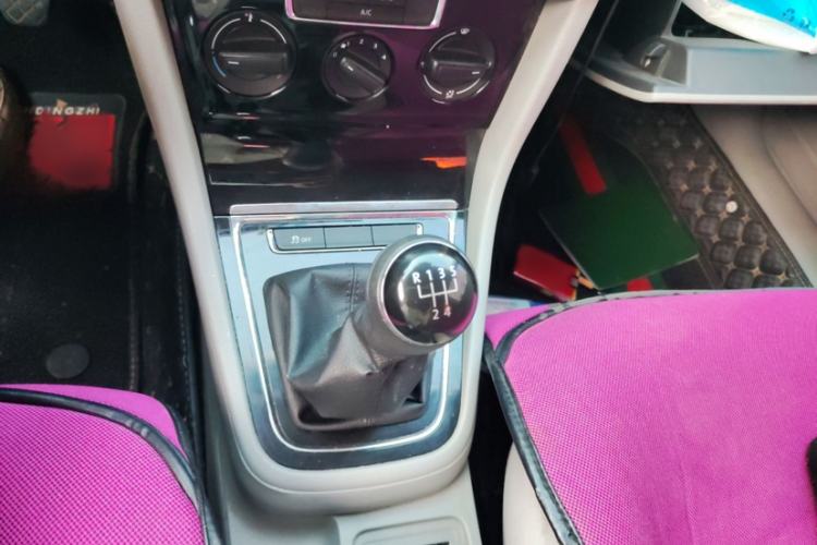 Used Volkswagen Bora 2013 1.6L Manual Fashion Edition