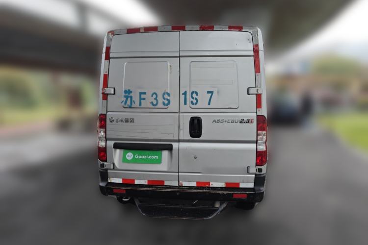 Used Dongfeng Yufeng 2018 2.3T Logistics Vehicle A100 Luxury Edition Short Wheelbase Mid-Roof Design 5–9 Seater
