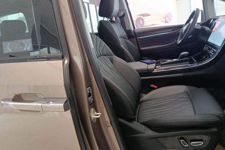 Used GAC Trumpchi M8 2024 Master Series 400T Ultimate Edition Right Front Seat