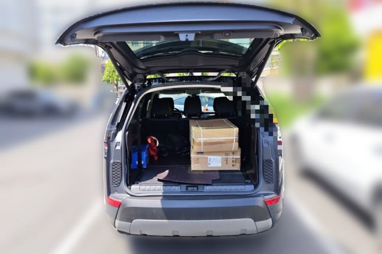 Used Land Rover Discovery 2018 3.0 SC V6 SE Trunk