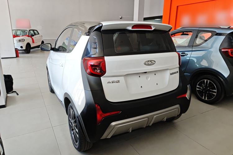 Used Chery QQ Little Ant 2022 Revised Version Sweet Pink Edition Half-Sugar Version Lithium Iron Phosphate 30.7 kWh 30 kW 301 km Exterior 2