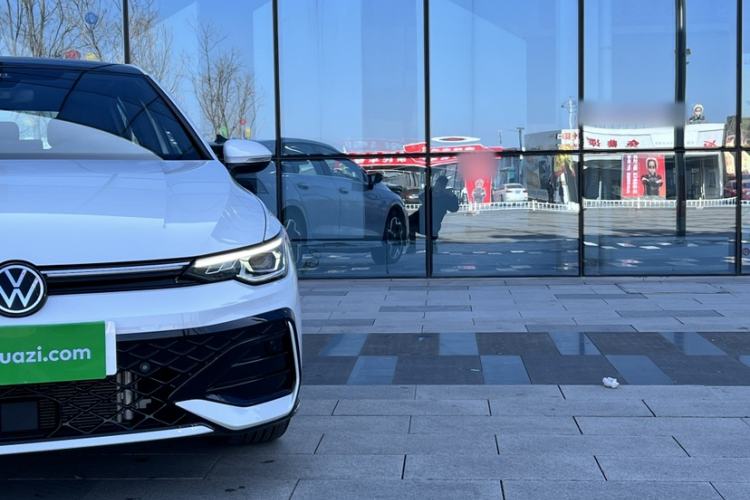 Used Volkswagen Golf 2025 300TSI R-Line