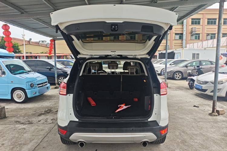 Used Ford Kuga 2013 2.0L GTDi Four-Wheel-Drive Elite Model Trunk