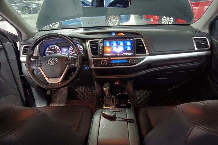 Used Toyota Highlander 2015 2.0T Four-Wheel Drive Luxury Edition 7-Seater Center Console