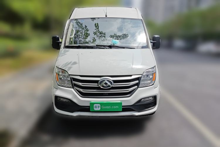 Used SAIC MAXUS Xintu V80 2021 2.0T Manual Classic City Delivery King Short Wheelbase Mid-Roof Design 3 Seats

