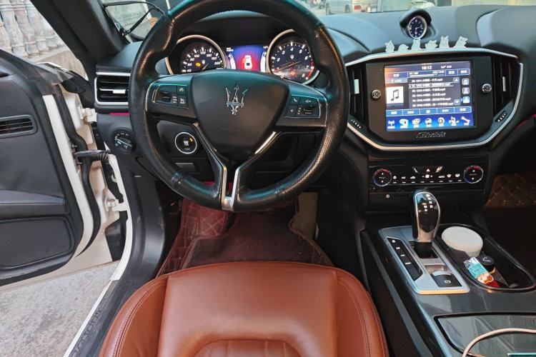 Used Maserati Ghibli 2014 3.0T Standard Edition Steering Wheel