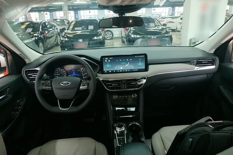 Used Ford Escape 2024 EcoBoost 245 Two-Wheel-Drive Titanium Edition Center Console