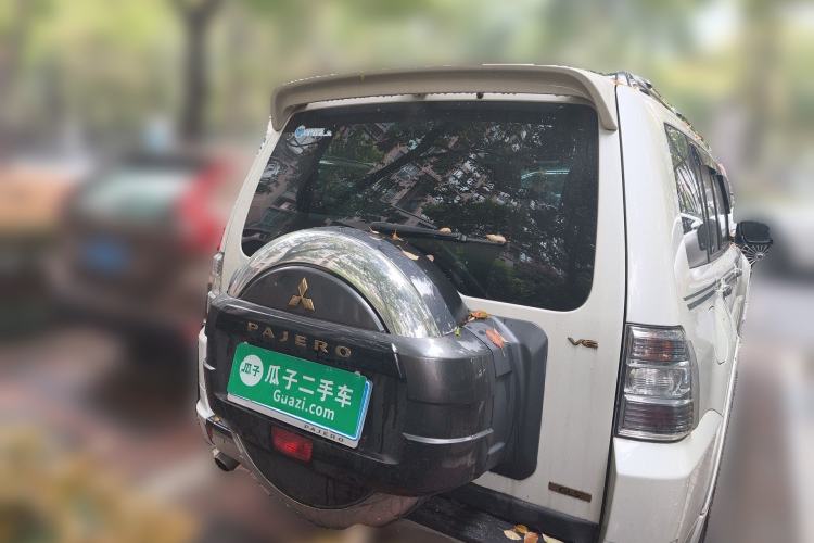 Used Mitsubishi Pajero 2015 3.0L Automatic Elite Plus Version China V Standard