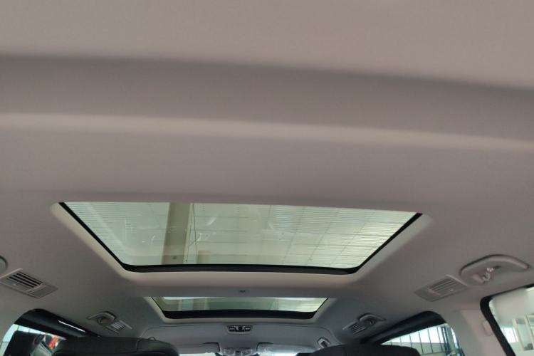 Used Mercedes-Benz V-Class 2024 V 300 Pilot Edition