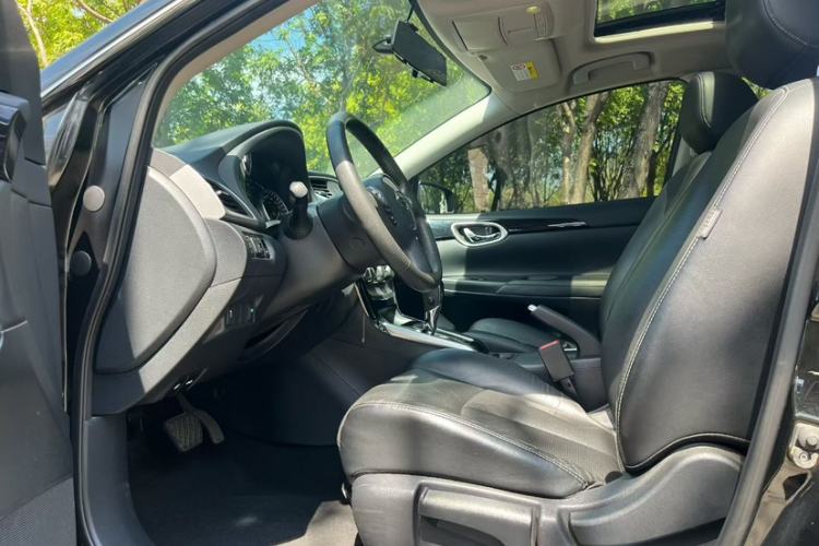 Used Nissan Sylphy 2019 1.6XV CVT Smart Connect Luxury Edition China VI Standard Interior 3