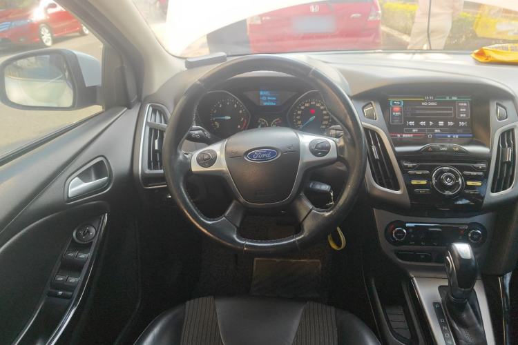 Used Ford Focus 2012 Sedan 1.6L Automatic Fashion Edition