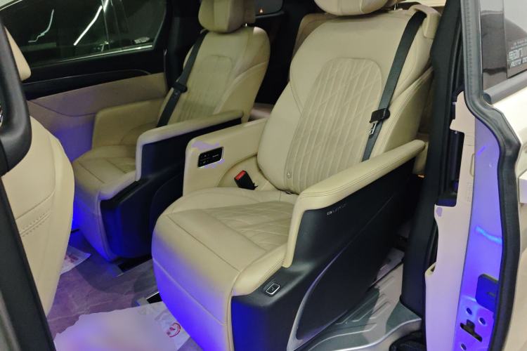 Used Buick GL8 2022 ES Land Cruiser 653T Luxury Model
