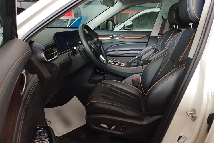 Used Ford Equator 2021 EcoBoost 225 Premier 6-Seater Left Front Seat