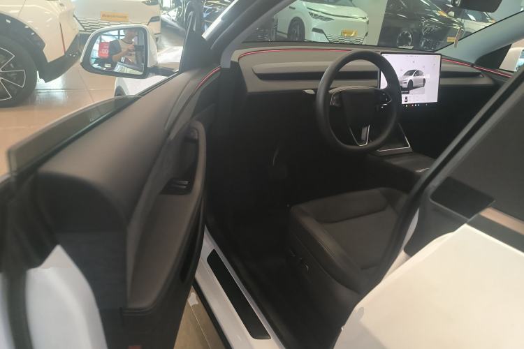 Used Tesla Model Y 2025 Updated Version Long-Range All-Wheel Drive