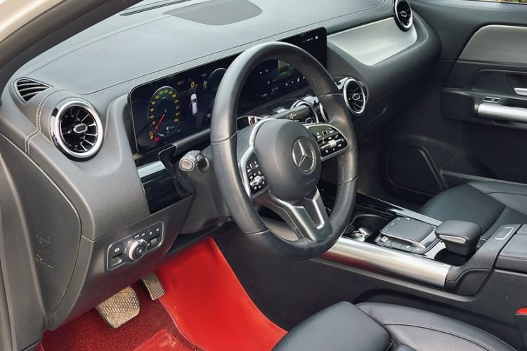 Used Mercedes-Benz GLA 2023 GLA 200 Interior 4