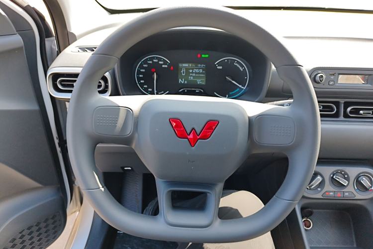 Used Wuling Hongguang New Energy 2024 All-Electric Model 300KM Practical Version
