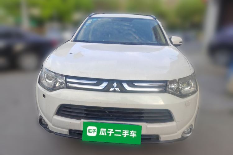 Used Mitsubishi Outlander 2013 2.4L 4x4 Luxury Navigation Edition 5 Seats
