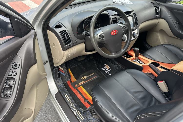 Used Hyundai Celesta 2015 1.6L Automatic Comfort Model
