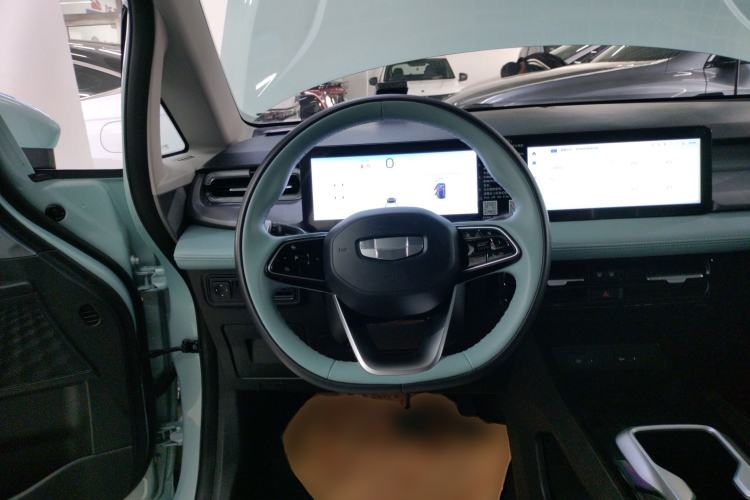 Used Geometry E Firefly 2024 401 km Fluorescent