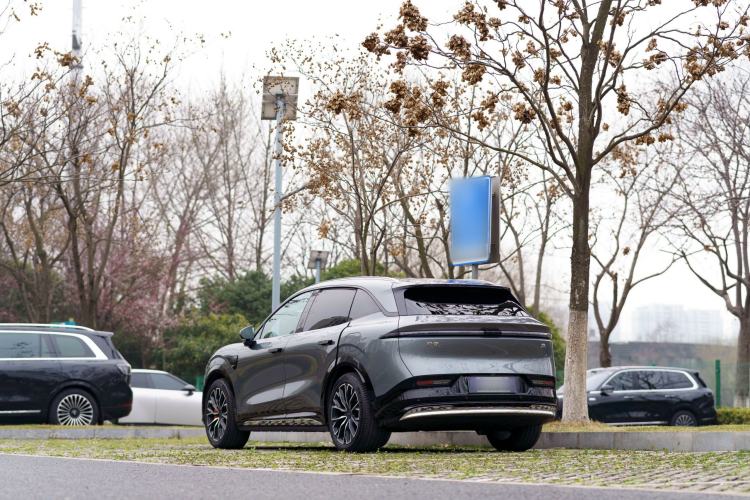 Used Zeekr 7X 2025 100 kWh Long-Range Rear-Wheel Drive with Intelligent Driving Features