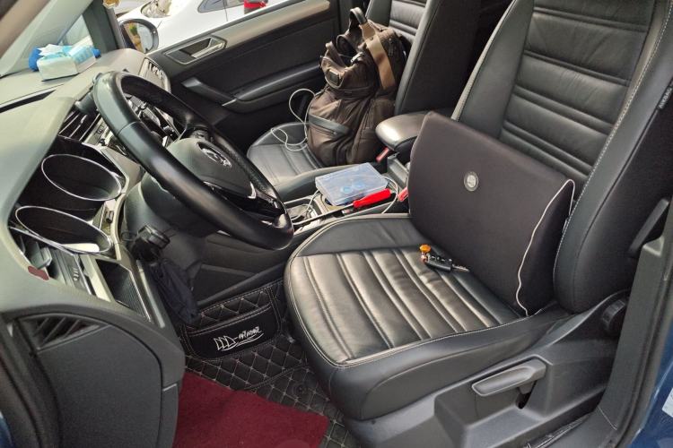 Used Volkswagen Touran 2016 Volkswagen Touran L 280TSI DSG Comfort Edition Left Front Seat